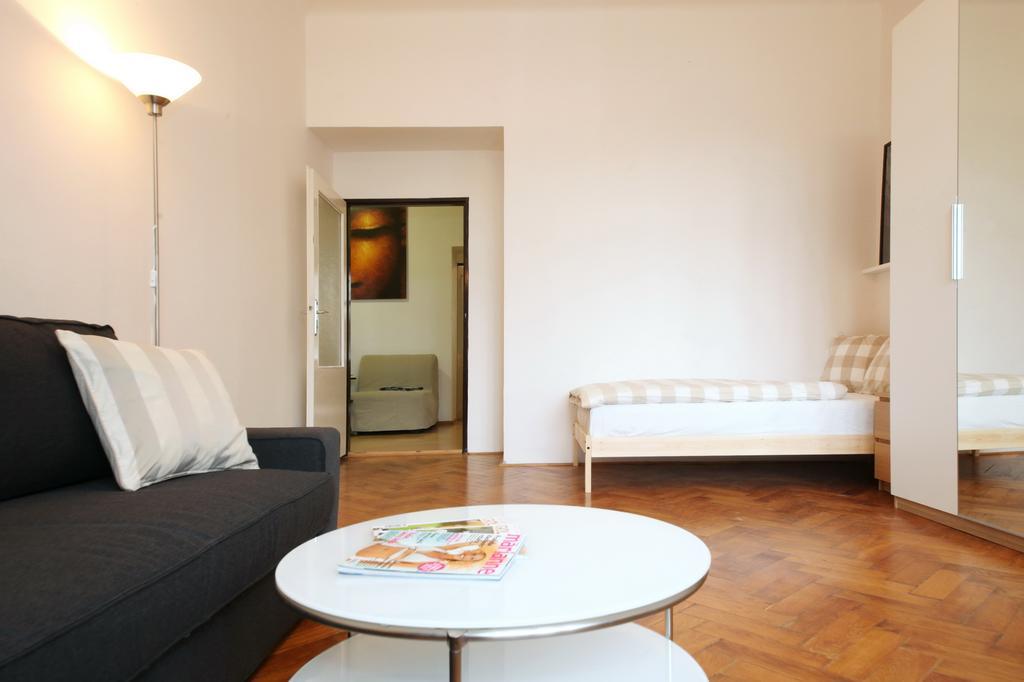 Apartments With 2 Bathrooms- 5 Minutes From Old Town - 102 M2 프라하 외부 사진