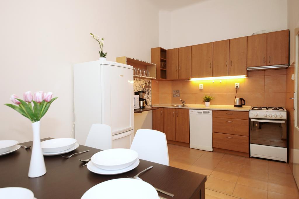 Apartments With 2 Bathrooms- 5 Minutes From Old Town - 102 M2 프라하 외부 사진