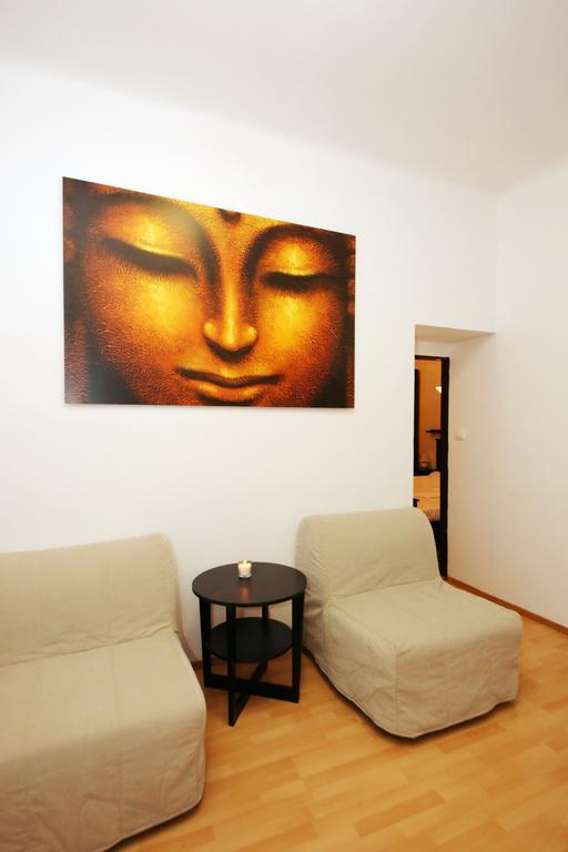 Apartments With 2 Bathrooms- 5 Minutes From Old Town - 102 M2 프라하 외부 사진