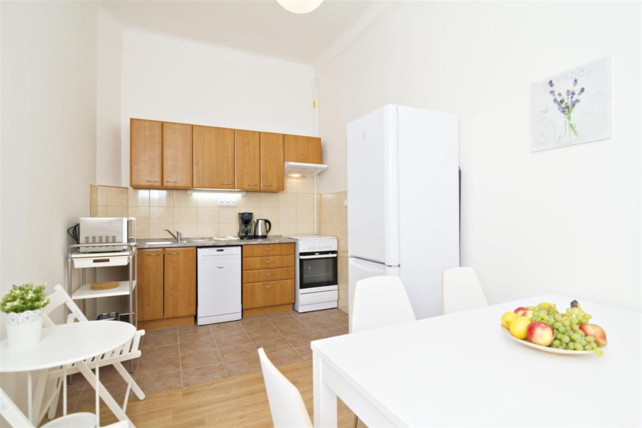 Apartments With 2 Bathrooms- 5 Minutes From Old Town - 102 M2 프라하 외부 사진