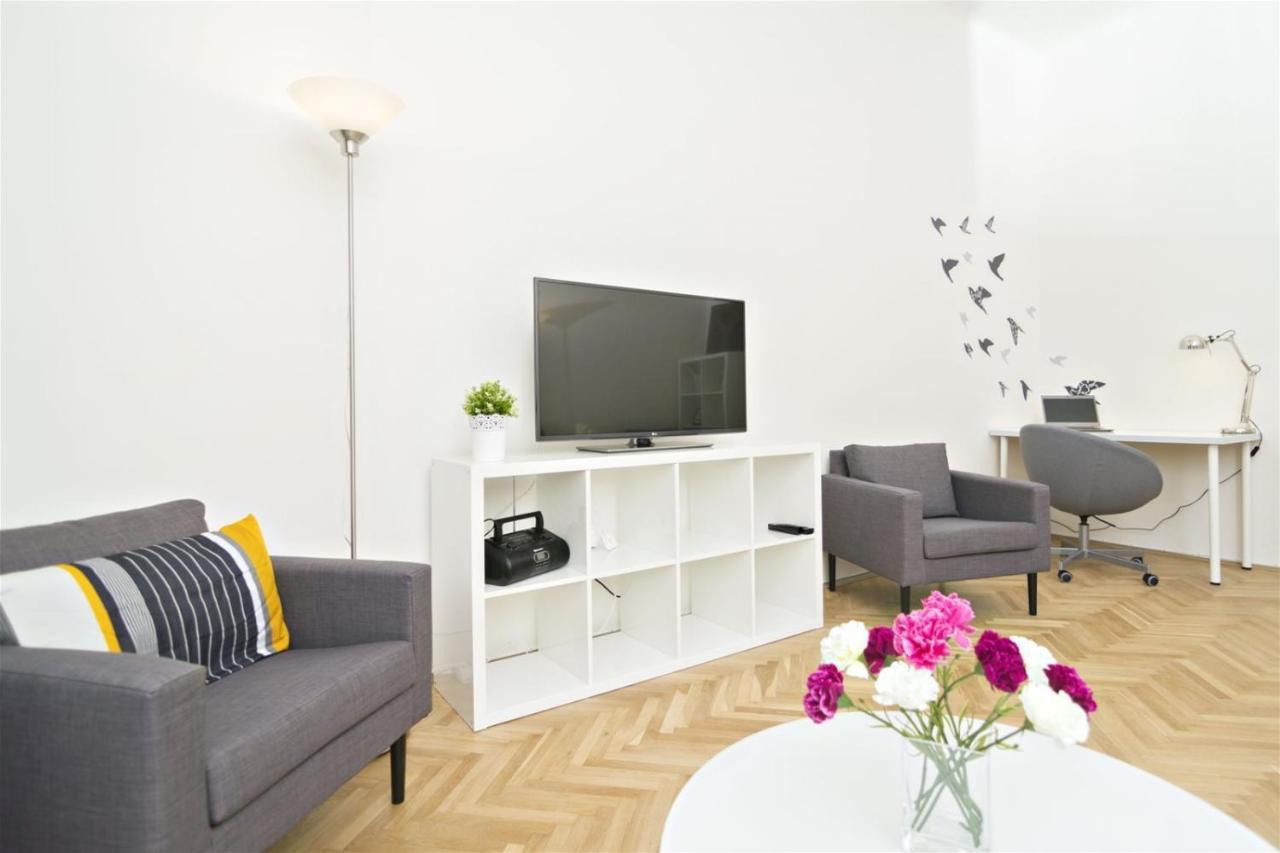 Apartments With 2 Bathrooms- 5 Minutes From Old Town - 102 M2 프라하 외부 사진