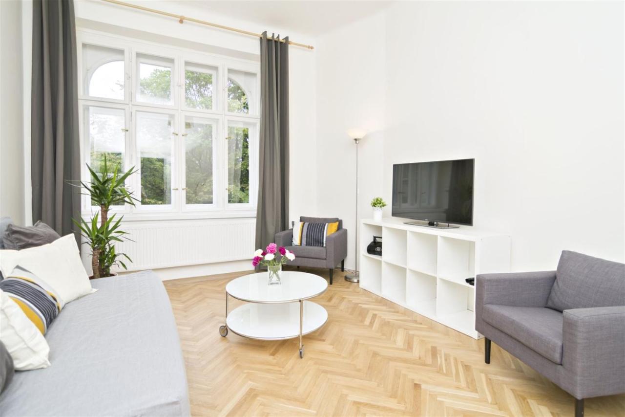 Apartments With 2 Bathrooms- 5 Minutes From Old Town - 102 M2 프라하 외부 사진