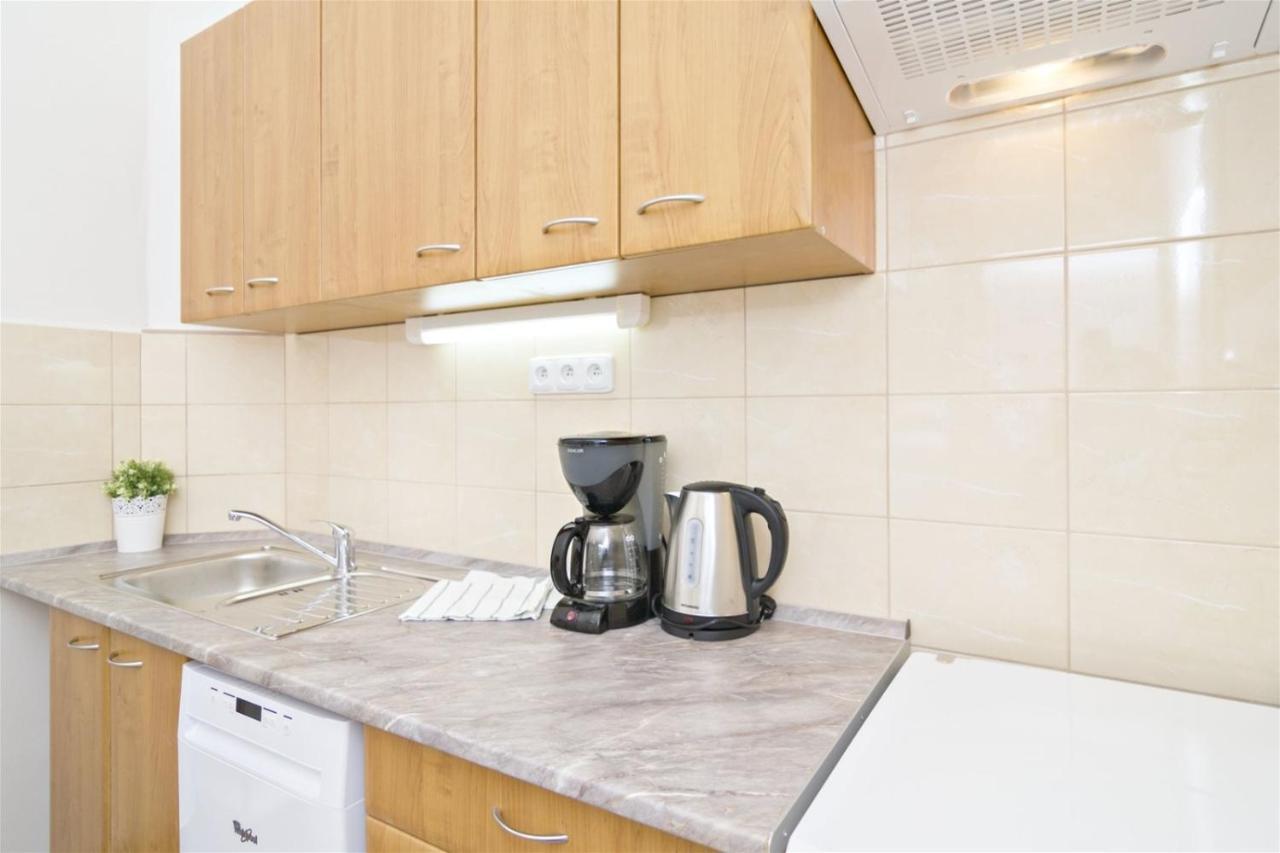 Apartments With 2 Bathrooms- 5 Minutes From Old Town - 102 M2 프라하 외부 사진