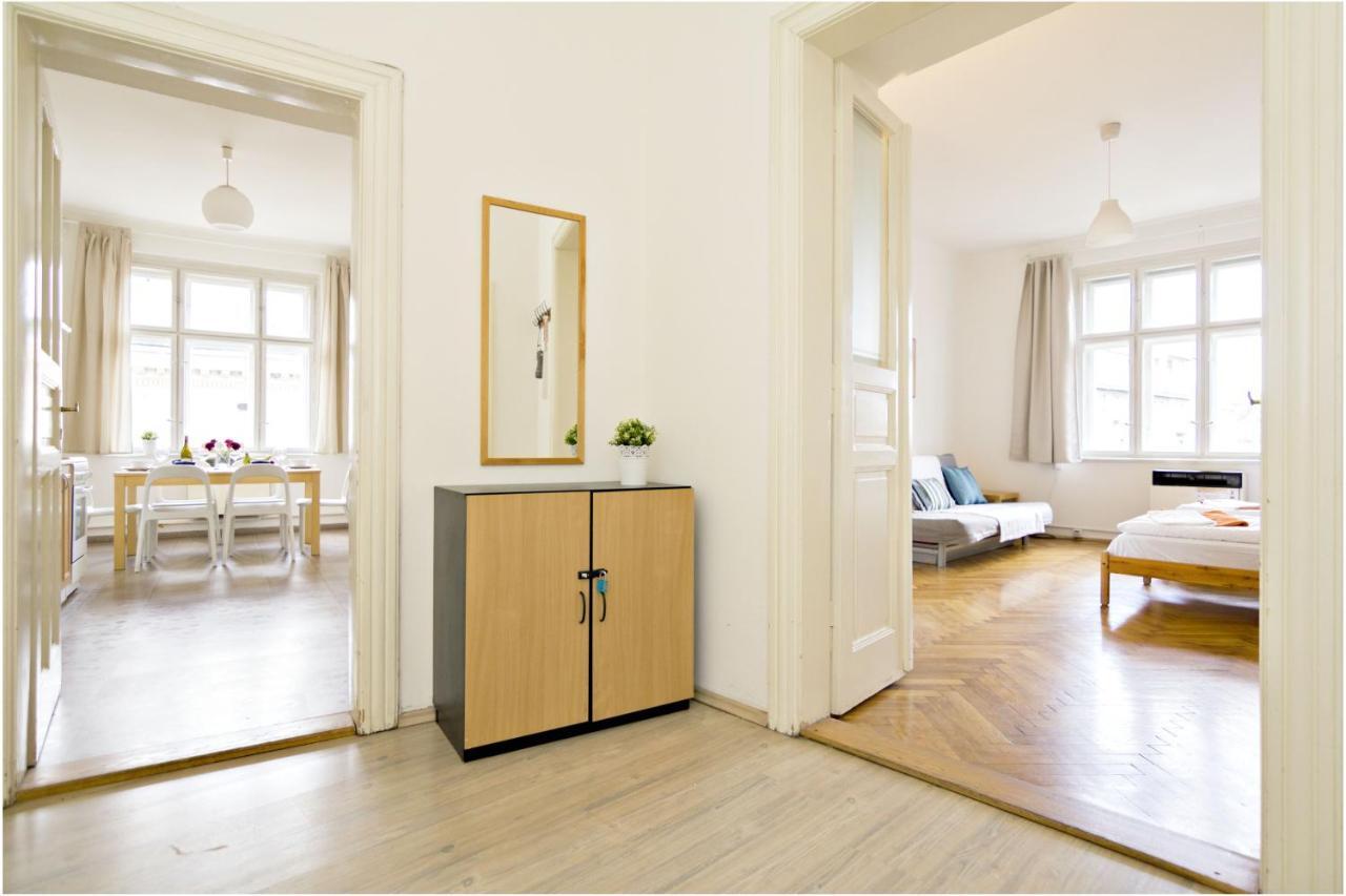 Apartments With 2 Bathrooms- 5 Minutes From Old Town - 102 M2 프라하 외부 사진